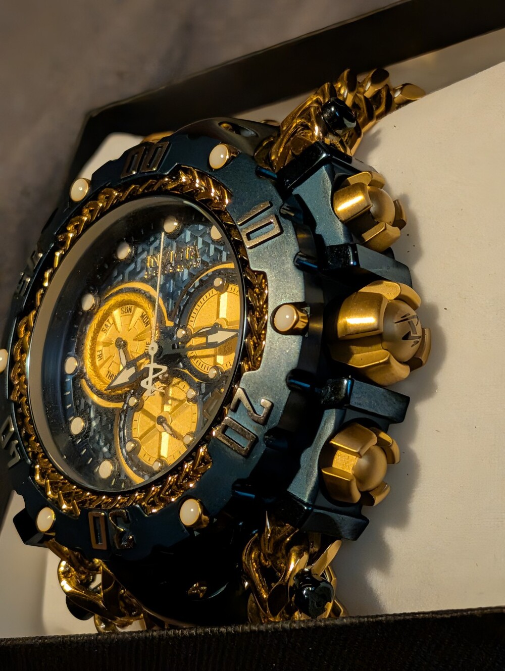 Invicta Reserve Gladiator Model (34439) - Picture 4 of 8